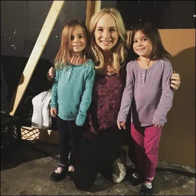 Comment s'appellent les enfants de Caroline et Alaric ?