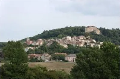 Nous partons dans le Var, à la découverte d'Esparron. Pour cela, nous devons prendre la direction de la région ...