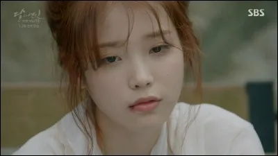 Dans le premier épisode, quand Hea Soo se téléporte dans le passé, où se retrouve-t-elle ?