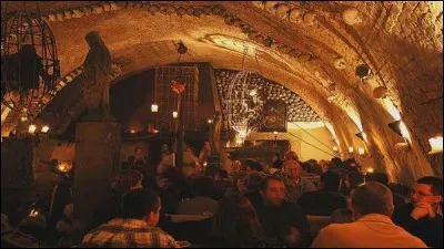 "Ne pas être sorti de l'auberge", d'où provient cette expression ?