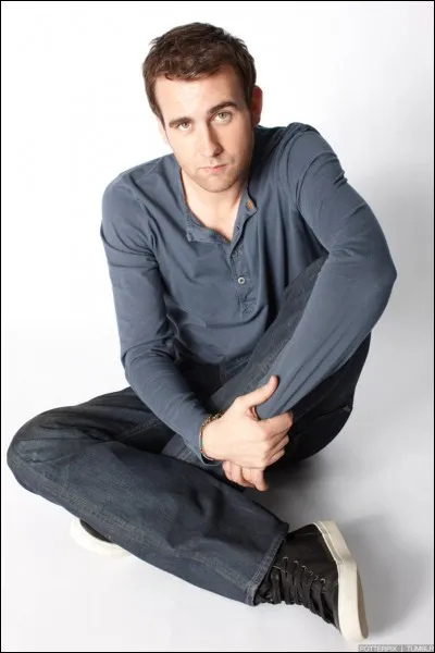 Comment s'appelle l'acteur qui joue Neville ?