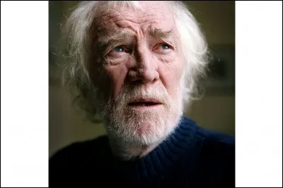 Comment s'appelle l'acteur qui joue notre cher Dumbledore ?