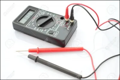 Comment place-t-on un ampèremètre dans un circuit ?