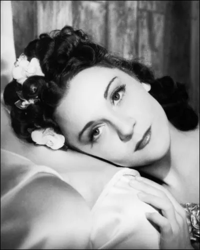 De quelle actrice Pierre Brasseur disait-il : " Elle aime jouer (....) s'amuser &agrave; &ecirc;tre une autre car elle ne pla&icirc;t pas. Je crois m&ecirc;me qu'elle se d&eacute;teste " ?