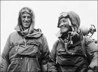 Qu'a r&eacute;ussi l'apiculteur n&eacute;oz&eacute;landais Edmund Hilary accompagn&eacute; du sherpa n&eacute;palais Tensing Norgay en 1953 ?