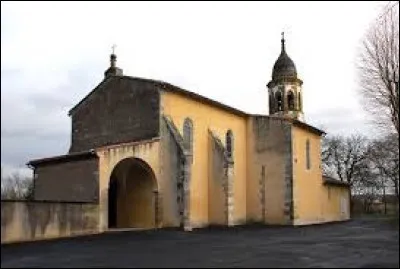 Petit village d'Occitanie de 88 habitants, dans l'aire urbaine Castraise, Peyregoux se situe dans le département ...