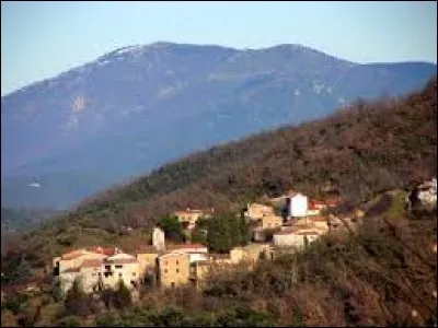 Petit village Gardois de 61 habitants, Pommiers se situe en région ...