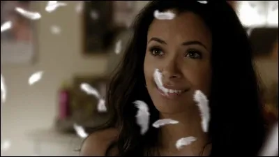 Comment Bonnie apprend-elle qu'elle est une sorcière ?