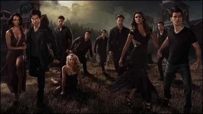 À qui Elena est-elle asservie ?