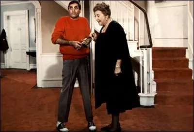 Comment s'appelle la femme qui a pris sa retraite après la mort de son mari ?