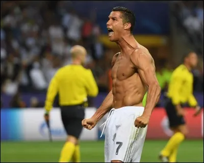 Lors de l'Euro 2016, Ronaldo est reparti allongé sur celle-ci.