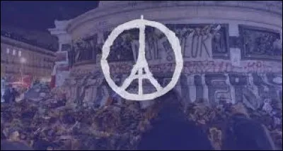 Les attentats terroristes du 13 novembre à Paris faisant environ 130 morts et plus de 400 blessés.