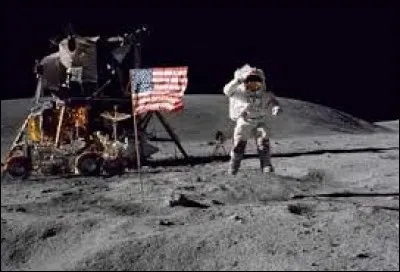 Neil Armstrong est le premier homme à marcher sur la Lune.