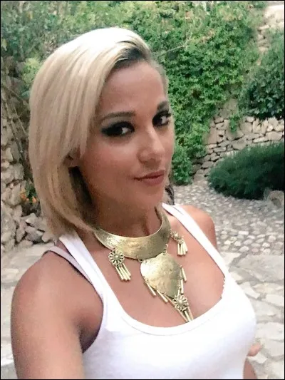 Qui est ce personnage et quel est son projet pro ?