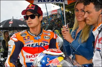 Estoril : avant dernier grand-prix de la saison. Un grand prix important pour Hayden pour le sacre. Mais il se fait faucher durant le grand prix, le privant de toutes ses chances pour le titre. Par qui se fait-il faucher ?