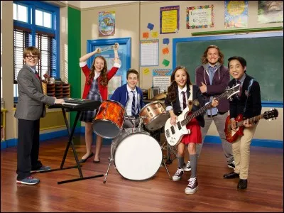 Quel est le titre de la chanson que les School of Rock ont chantée à la bataille des groupe rock ?
