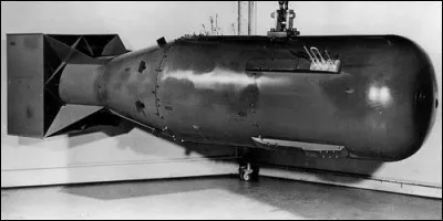 Le surnom de la bombe lâchée sur Hiroshima est "Little Boy".