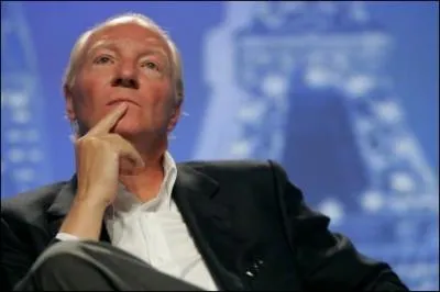 Le prfet Girot de Langlade accuse son ministre de l'Intrieur Brice Hortefeux, d'avoir mont une cabale contre lui. Pour quels faits?