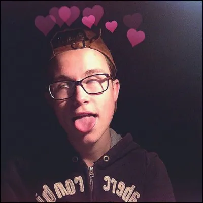 Quel est son nouveau nom de profil des réseaux sociaux ?