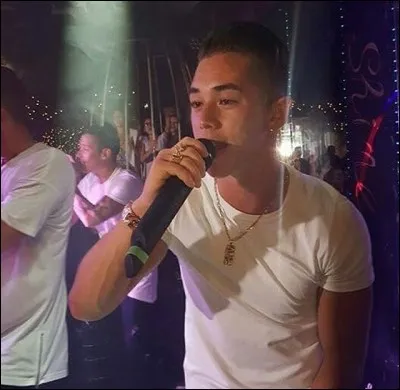 Depuis combien de temps Jimmy a-t-il rejoint Kévin et Toy sur scène ? (2017)