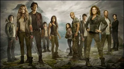 Quel personnage important meurt durant la saison 4 ?