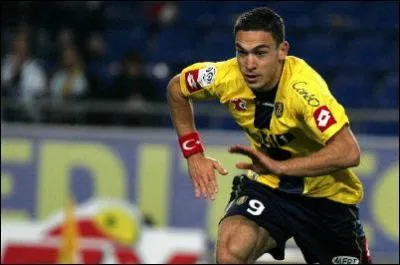 Comment s'appelle ce footballeur ?