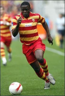 Comment s'appelle ce footballeur ?