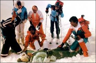 Le film "Les Bronzés font du ski" réalisé par Patrice Leconte.