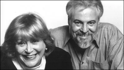 Wayne Allwine, acteur am&eacute;ricain, &eacute;tait la voix anglophone de Mickey Mouse, il &eacute;tait mari&eacute; &agrave; Russi Taylor ...