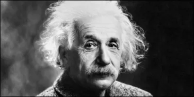 Einstein révolutionna la physique avec :