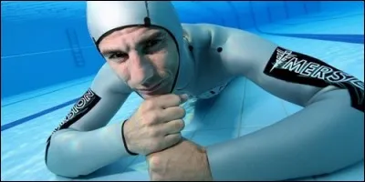 Lequel de ces champions a remporté le record d'apnée statique ?