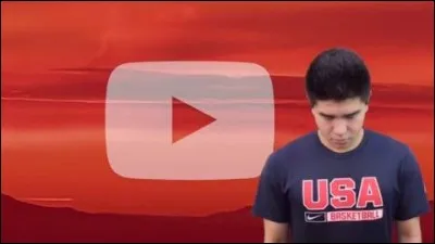 Quel est le seul mot présent dans la miniature de la vidéo "J'arrête YouTube" ?