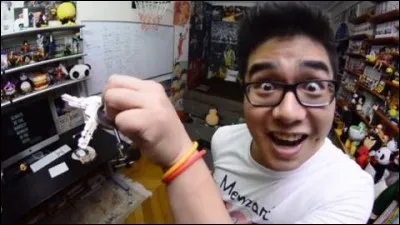 Complétez : 
"À... , pour 5 centimes, t'as un manoir ! "