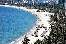 Où se situe la baie de Nha Trang ?