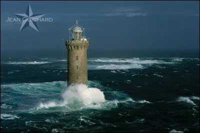 O&ugrave; se situe le phare de K&eacute;r&eacute;on ?