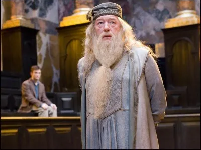 Quel est le nom entier de Dumbledore ?