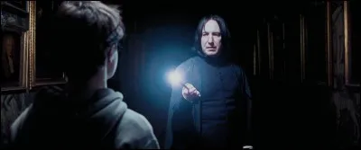 Pourquoi Severus Rogue déteste-t-il autant Harry ?