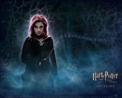 Es-ce que cette demoiselle fait partie de l'ordre du phnix et que fait-elle ?