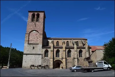 Le département du Puy-de-Dôme ne touche pas celui :