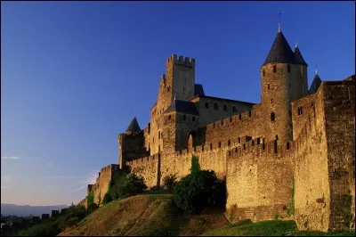 Quel département ne pourrez-vous rejoindre directement à partir de celui de l'Aude ?