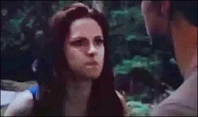 Pourquoi Bella est-elle énervée pendant cette scène ?