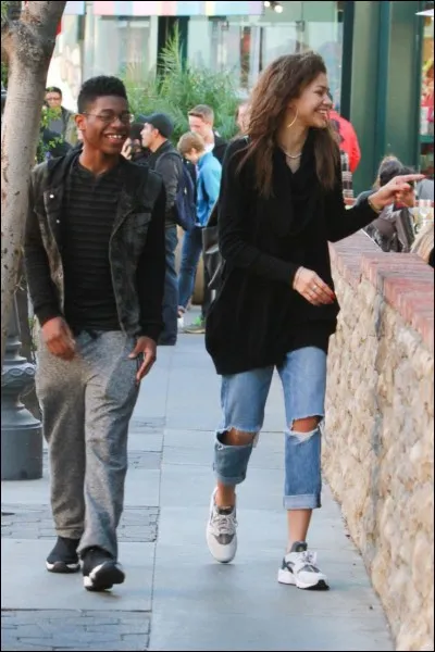 Quel est le look de K.C ?