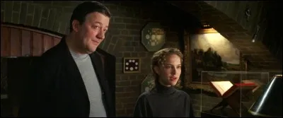 Gordon Deitrich, un ami d'Evey, risquait gros en ignorant les lois. Parmi ces délits, lequel n'a-t-il pas commis ?