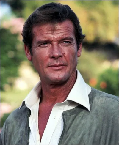 Pierce Brosnan est le petit neveu de Roger Moore !
