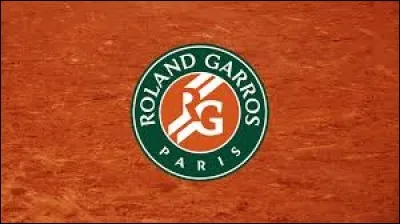 Quel sport pratique-t-on lors du tournoi de Roland-Garros ?
