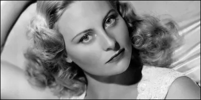 Connue pour avoir "les plus beaux yeux du cinéma", elle joua souvent avec Jean Gabin. De quelle actrice s'agit-il ?