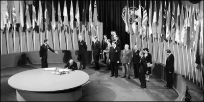 Quelle conférence donne naissance à l'ONU ?
