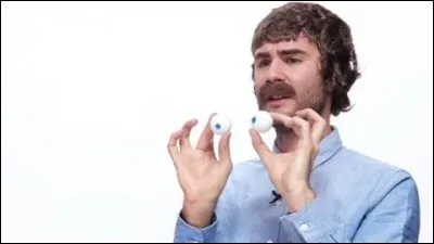 "Mon corps" - Comment est l'il gauche de Cyprien ?