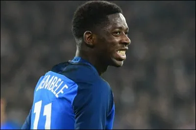 Quel est le poste d'Ousmane Dembélé sur le terrain ?