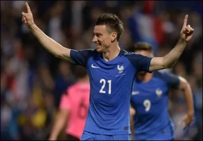 Quel est le poste de Laurent Koscielny sur le terrain ?
